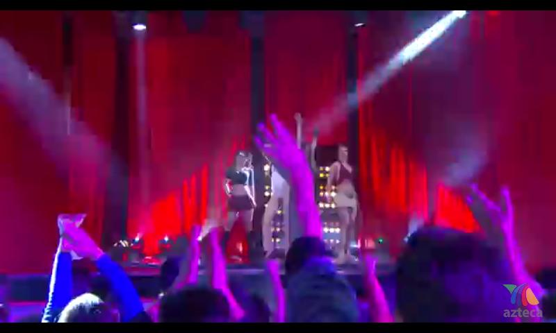 FCSoloEllas4's tweet photo. Baile de las #Uepas @murguiaregina @ValeriaGalviz @arironpedrique @camilaaarojasss @BMBettyMonroe @UepaOficial http://t.co/vYovsztydB