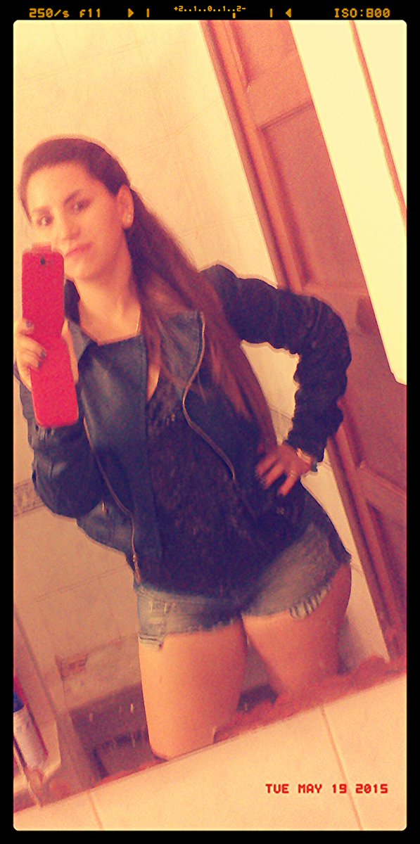 NadiaBecerra2's tweet photo. Sábado x la noche!! :) http://t.co/XoUS9QhsnE