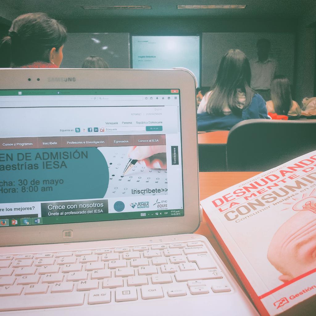 Chyka007's tweet photo. La Mejor Clase del #3erTrimestre #iesa #vzla #maestriaDeMercadeo Gracias @ChavezTerrazas  @cristinaq Excelente Libro! http://t.co/fukxboavUU