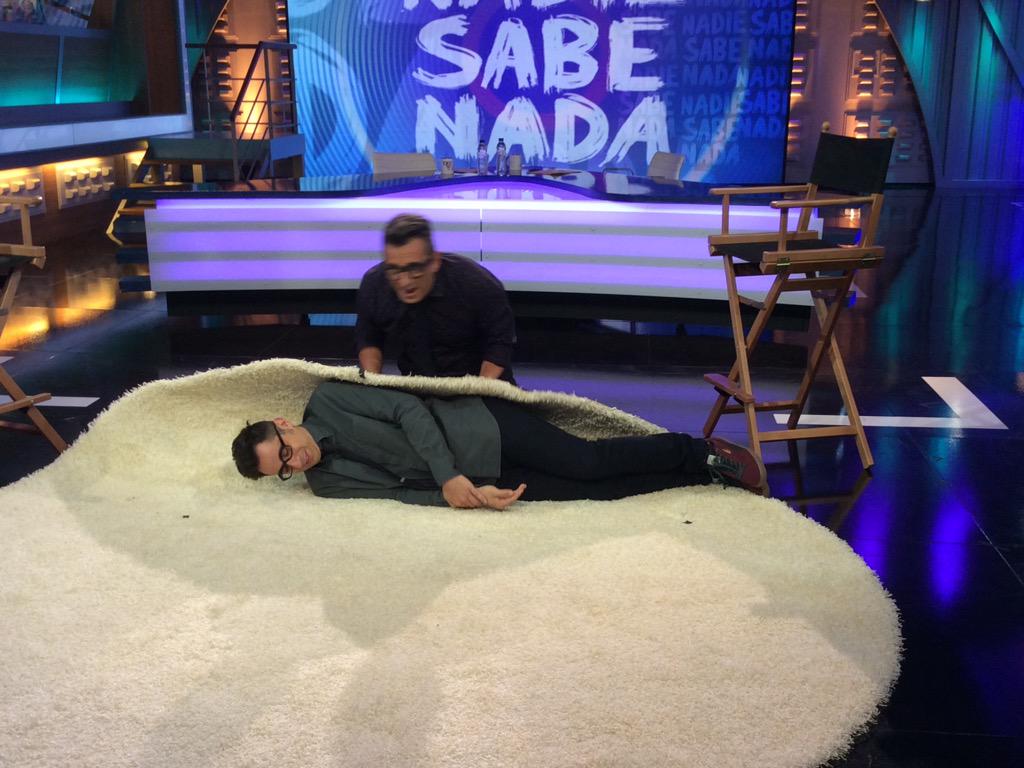 LateMotivCero's tweet photo. Mil gracias por estar aquí cada noche, sois HAMOR del bueno <3 #EnElAire229 http://t.co/q9JWx6gvyu