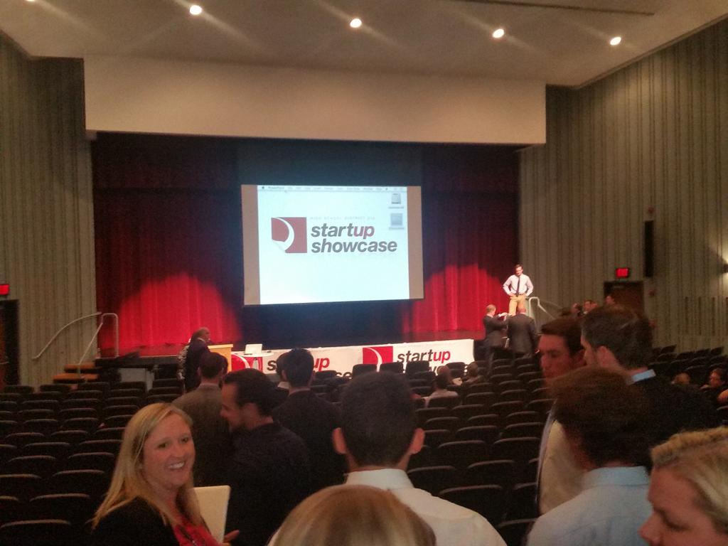 Pitch frenzy and the crowds gathering <a href="/District214/">District 214</a> #highschoolentrepreneurs.