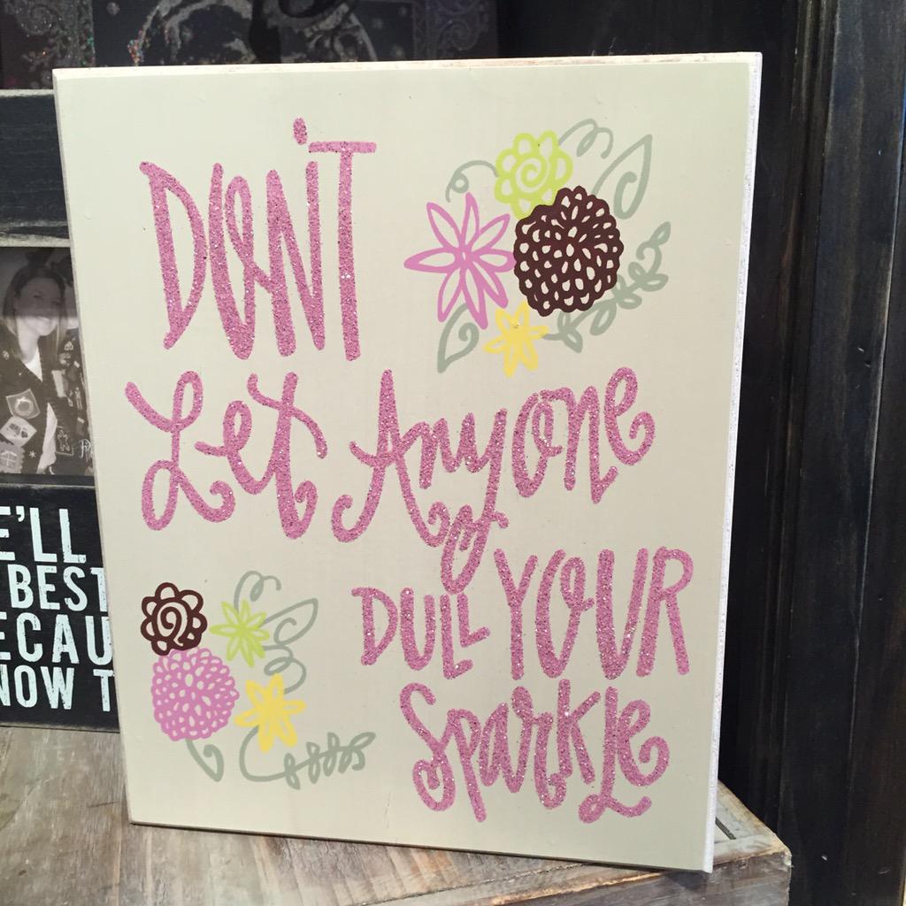 ValerieThompson's tweet photo. What a great saying...!! #DivaBling http://t.co/X18YcMTjeG