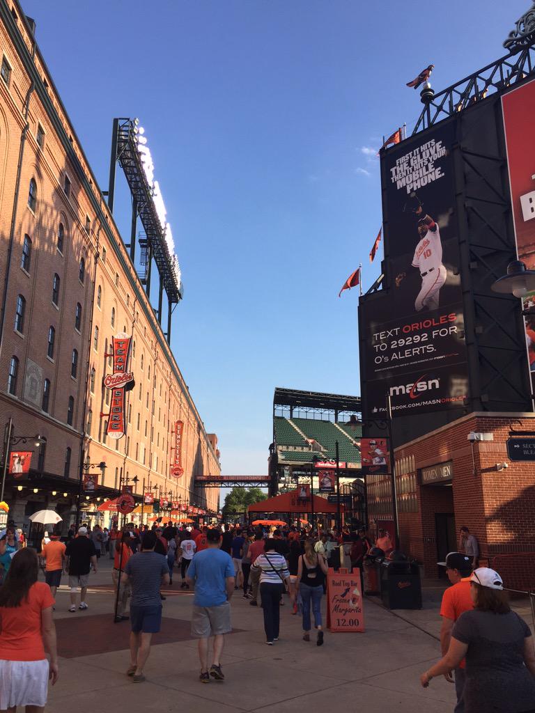 stev3bowen's tweet photo. #CamdenYards is an incredible stadium. Top 3 I've ever been to. #SEAvBAL http://t.co/LE5pkYB80Y
