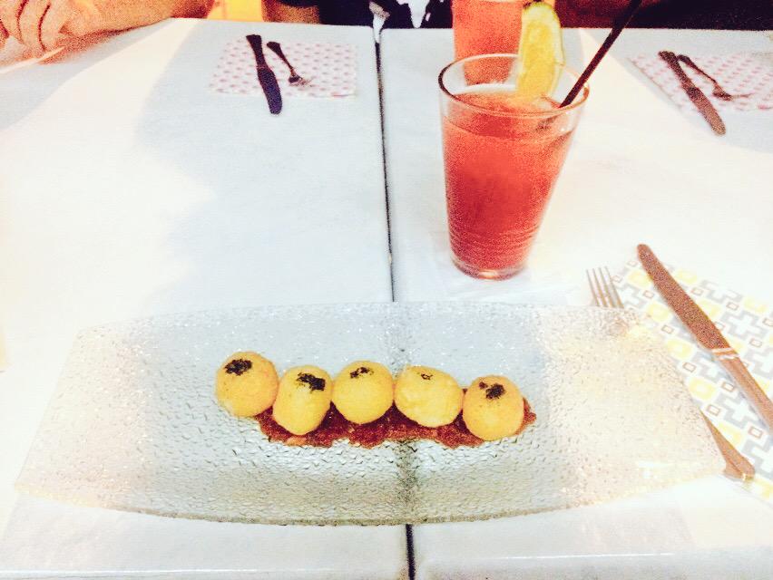 shawnmichlle's tweet photo. Bollitos de yuca. So yummy. Loving Dominican food! #dominicanrepublic #eltalon http://t.co/3F4mUo5e7D