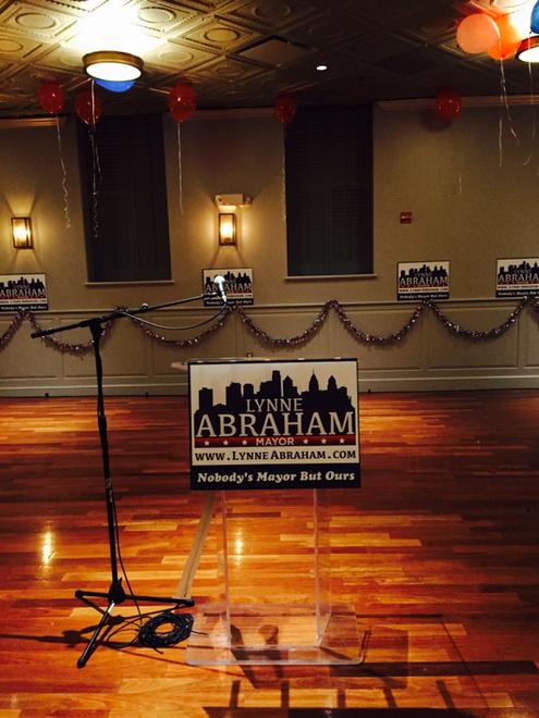 newskag's tweet photo. Waiting for the action to start at @lynneformayor HQ at The Olde Bar. #nextmayorPHL http://t.co/1wQ5gjBu5W