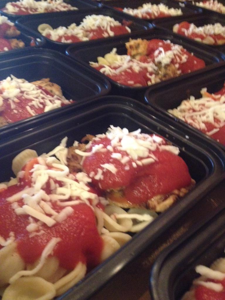 CateringEs's tweet photo. New chx Parmesan &amp; French Toast meals ❤️ http://t.co/M3DLEE9Ani