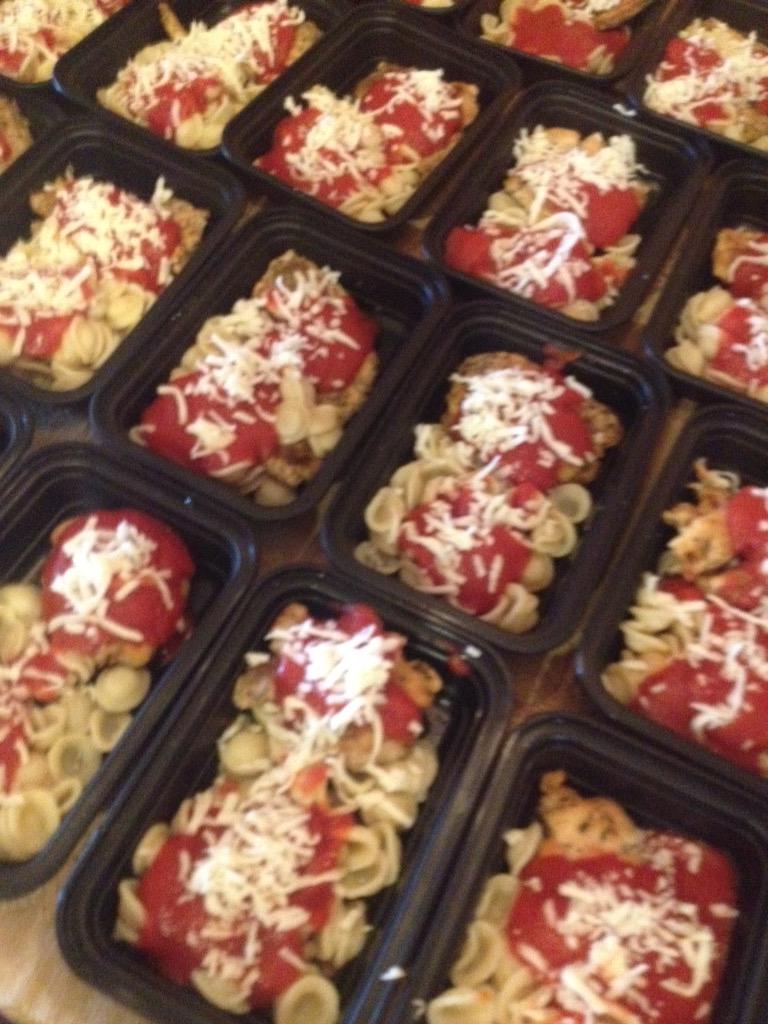 CateringEs's tweet photo. New chx Parmesan &amp; French Toast meals ❤️ http://t.co/M3DLEE9Ani