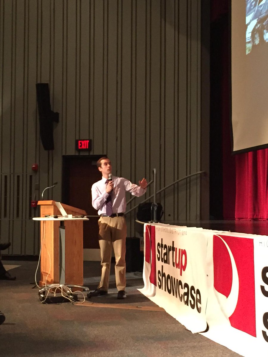 Pitch night has started at D214. Matt Valenta presents Lakeside Services.