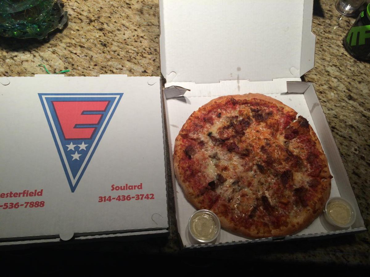 Frank_Cusumano's tweet photo. Discovered a great new place called East Coast Pizza in Chesterfield Valley http://t.co/WyIao2Nvja