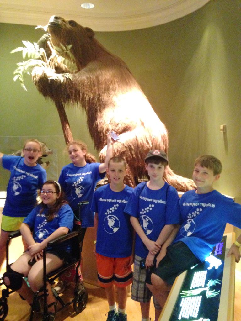 MrsMamaMerrell's tweet photo. #cesrocksatl CES 5th Grade Cougars 🐾 Fernback Fun 🐊 🐍 and the Awesome Aquarium! 🐠 🐋 http://t.co/6xvYAzAIZk