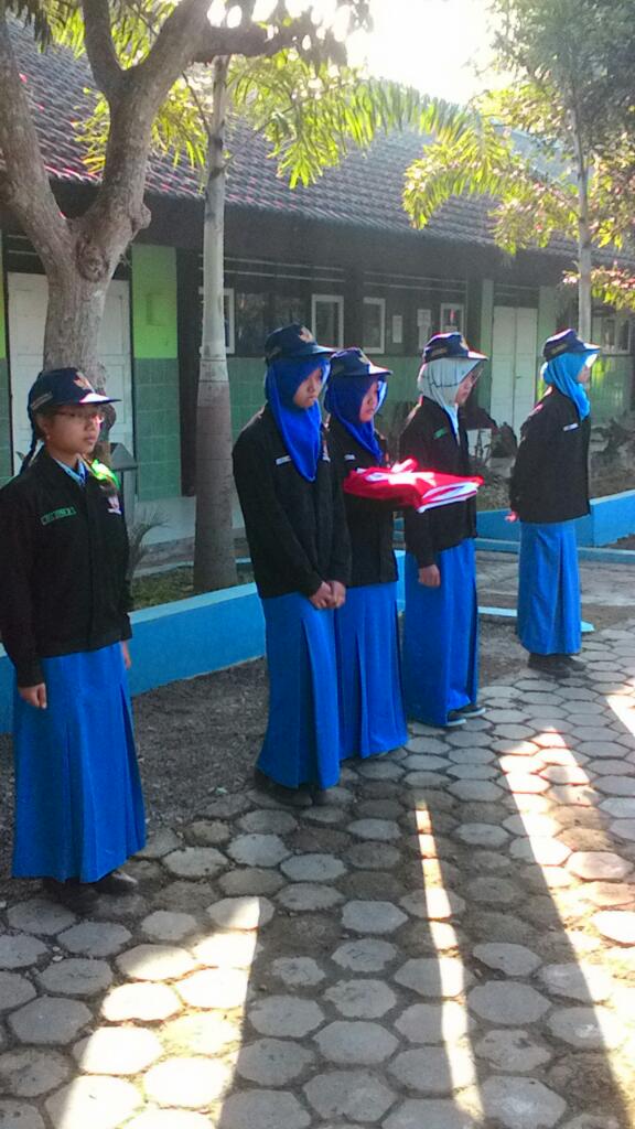 smpndubang's tweet photo. Upacara  HARKITNAS 2015...Dengan kerja keras mewujudkan Indonesia yang maju sejahtera http://t.co/JdWGTTnUhg