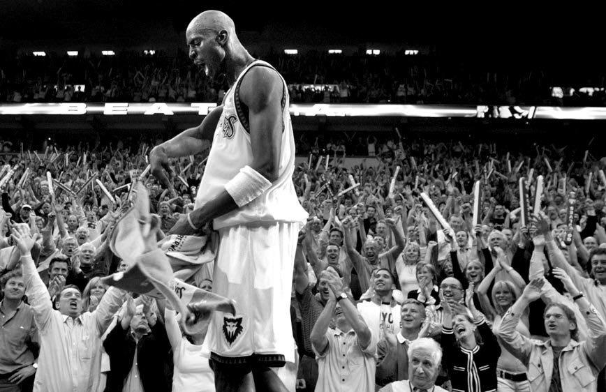 Happy Birthday to one of my favorite players of all times Kevin Garnett 