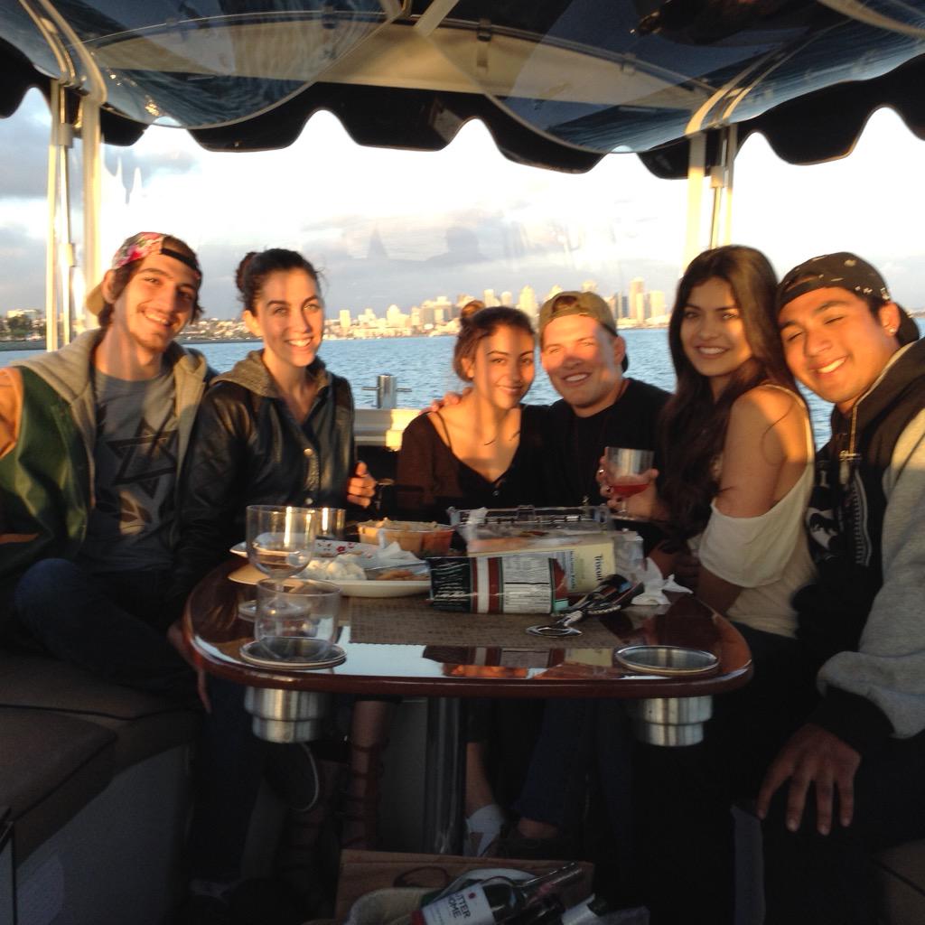BayDreaminSD's tweet photo. Last night we had a great sunset with a fun group! http://t.co/yF9GumjYdf