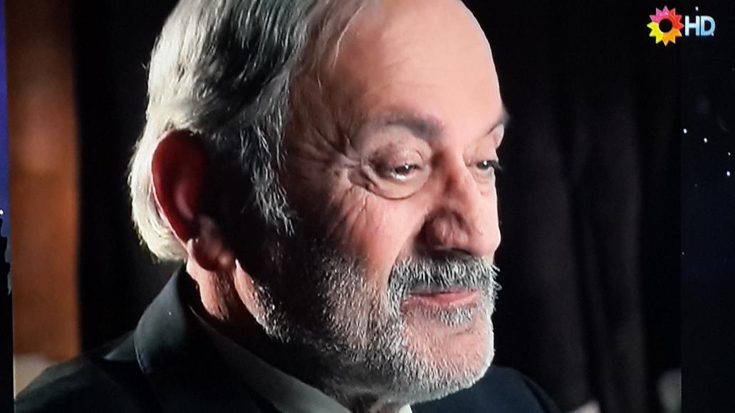 Lale_Ar's tweet photo. #LasMilyUnaNoches Cada vez que te miro vuelvo a sentir la emocion de la 1° vez #NadideQuerida #DonBurham enamorado http://t.co/voVhIso6jl