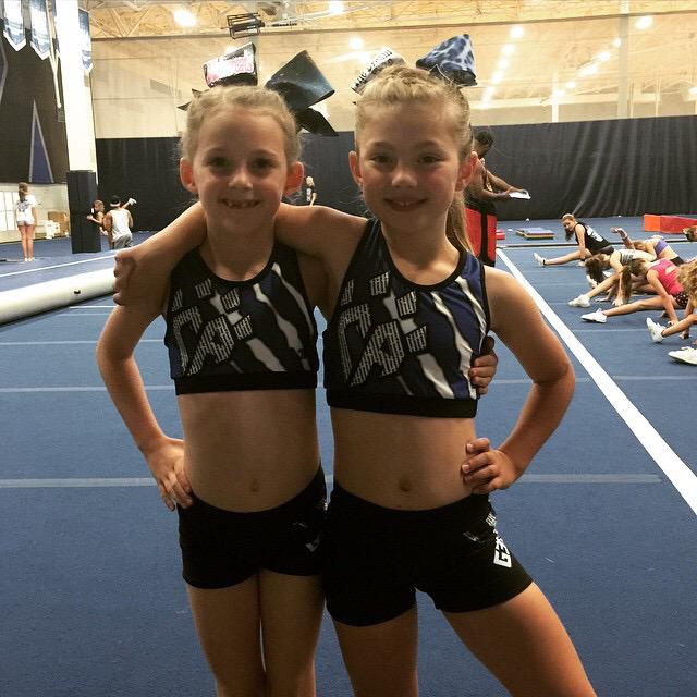 MissyMohon's tweet photo. These 2 besties were ready to work tonight #MeteorCats @WendyMRussell @fryekelly0903 @Leg_edd @Steppa02 @CA_Frisco http://t.co/AcKAv2K5pr