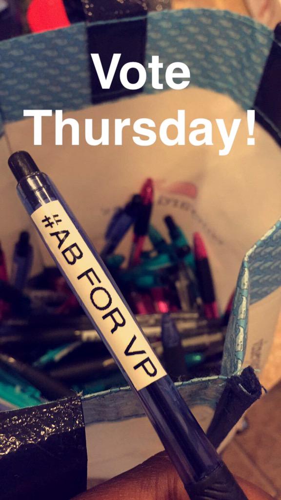 alexisb238's tweet photo. Campaigning isn't too bad #ABforVP http://t.co/K4nX40dWq8