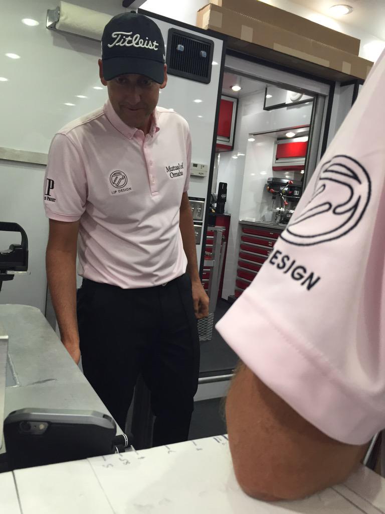 IanJamesPoulter's tweet photo. Rain delay work on the @Titleist Tour truck. Few re-grips. And @periscopeco to show you all inside @TitleistonTour http://t.co/0lmhyg4ilO