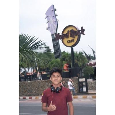 HanholicLMPG_'s tweet photo. Happy brithday buat hanif sekali lagi :3 @HanifMRaihan love you love you love you :3 http://t.co/bYbiEaXslX