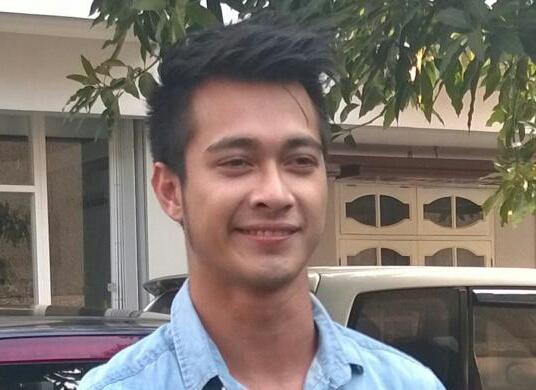 nay_nida's tweet photo. Slmt pg @ezagionino_real sukses ya syut layar lebarnya #21Hari di tunggu โฅโกโฅ http://t.co/t43JnVNgCq