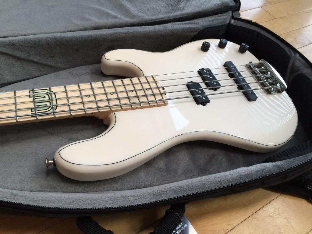 callowhill guitars (@callowhillbass) on Twitter photo 