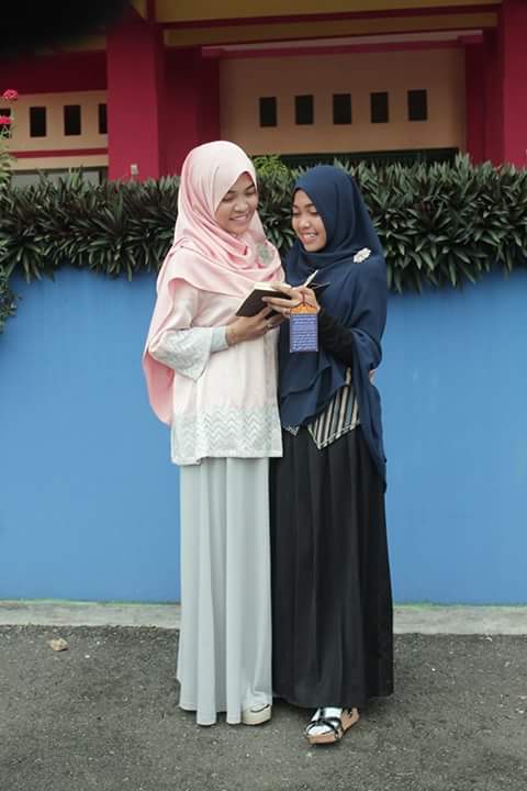Siputra_Jamzai's tweet photo. Rindu my sista @nadia_Jamzai @Pyoppy128 {()} http://t.co/40OTXJ36Yc