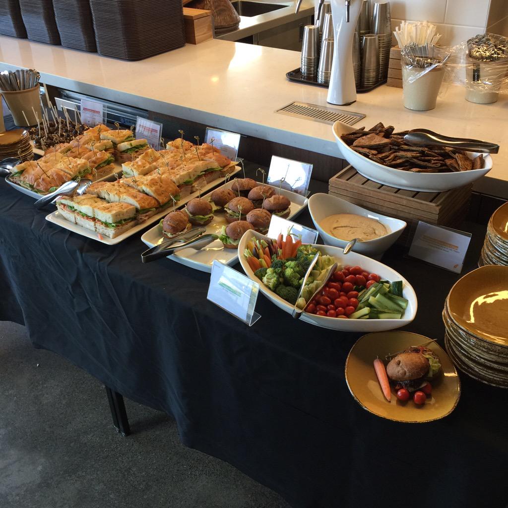 signalgaining's tweet photo. Awesome gathering of mobile engineers and designers @Firebase http://t.co/muYZteqIOY