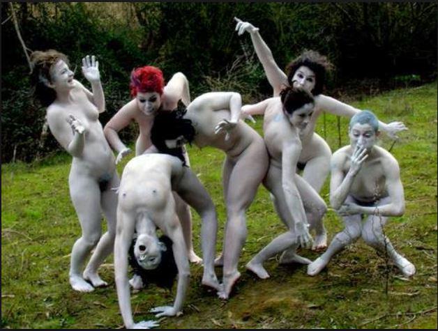 alexdoesdiy's tweet image. @danieltosh PTA meeitings #satanicstyle