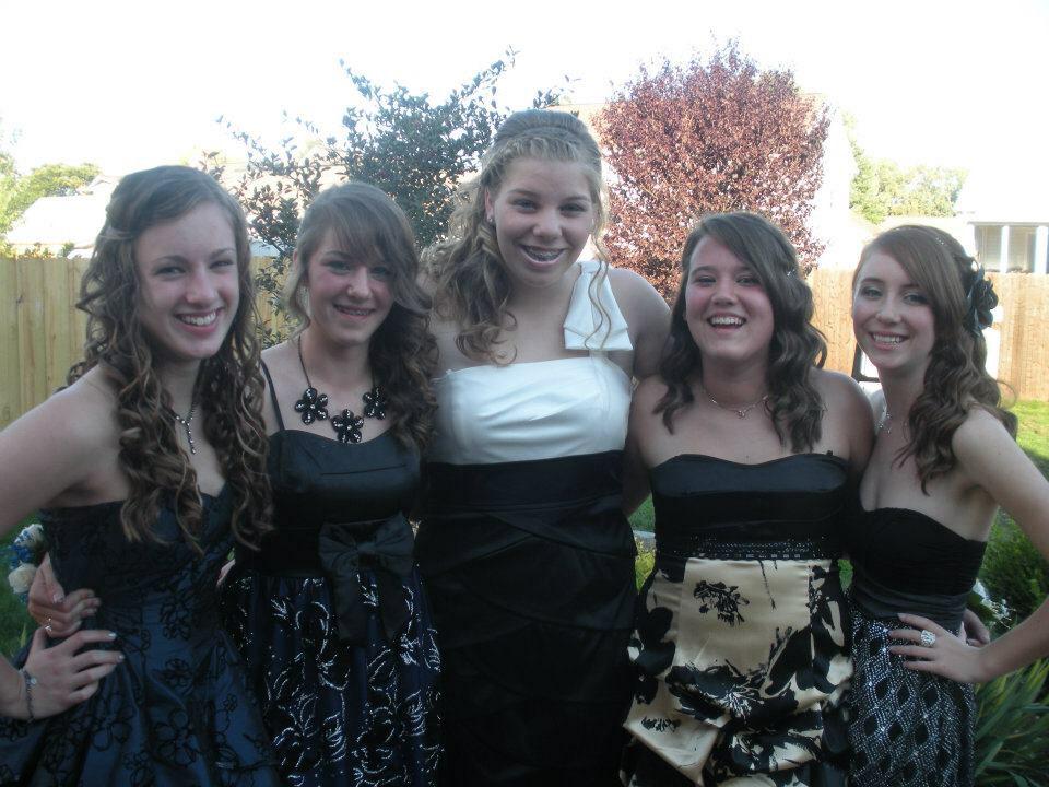 cassisachicaa's tweet photo. We made it freshmen year to prom #BACAT http://t.co/Z8YHD9aX6v
