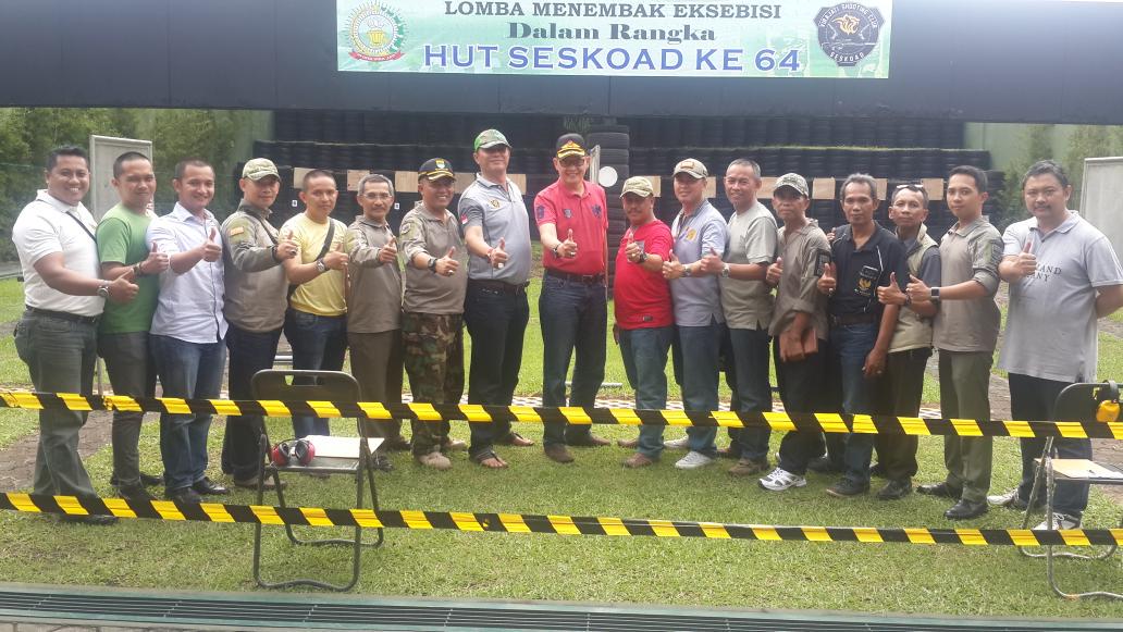 rizky113's tweet photo. @Satpolppbdg @DiskominfoBdg @PemkotBandung @detik_Bandung @tribunjabar tim satpol silahturahim dgn danseskoad http://t.co/meIt7aYrR0
