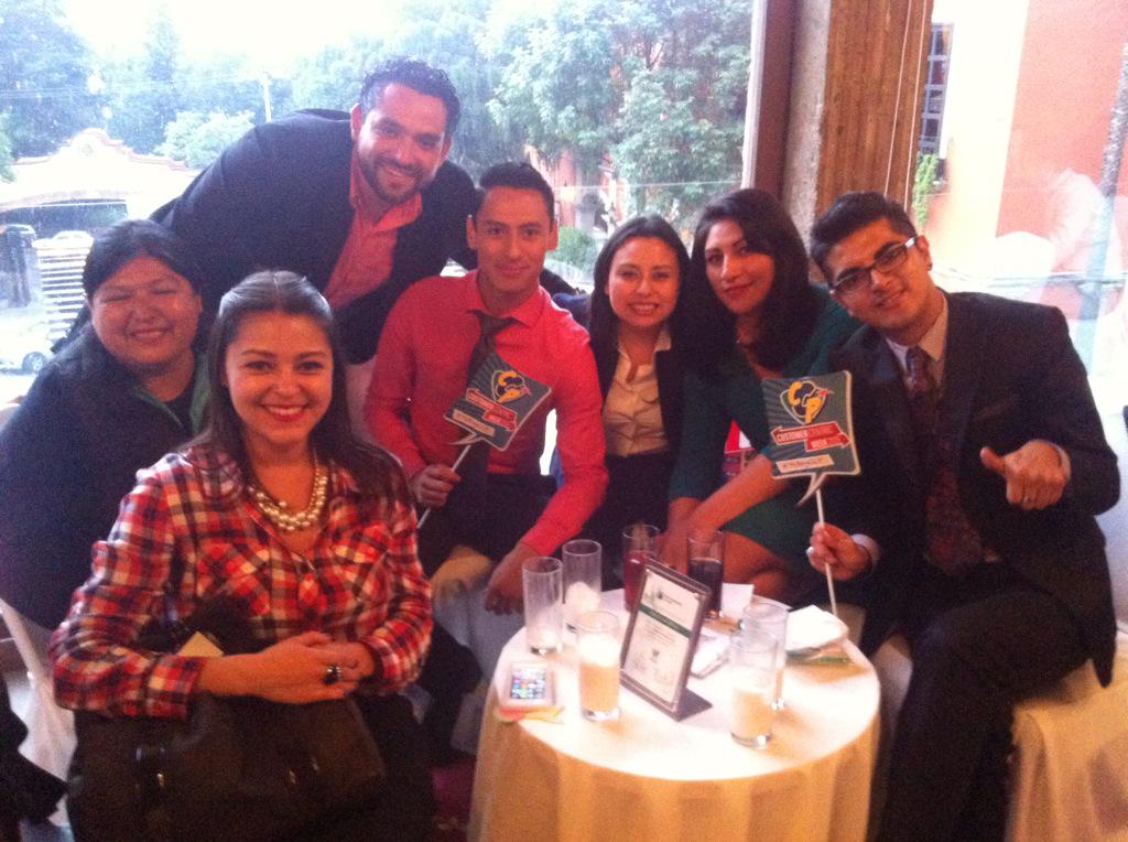 AlvaroBalboa's tweet photo. Exitoso inicio de campaña del Customer Centric Program México, gracias a los que forman parte del proyecto #YoSoyCCP http://t.co/XvIy2aJZb8