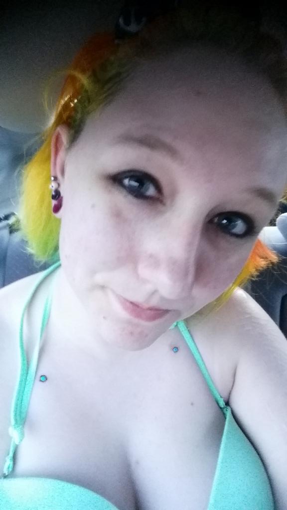 LexLesem's tweet photo. after a fun day in the sun 🌞🌞🌞 http://t.co/UwhPqR6Ca2