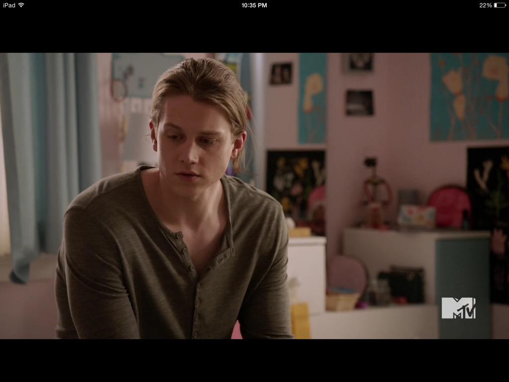 Itsxsashaxboo's tweet photo. #MaxsPast seeing him sad makes me want to cry #FindingCarter @saxonalex @finding_carter http://t.co/9G0ysYziya