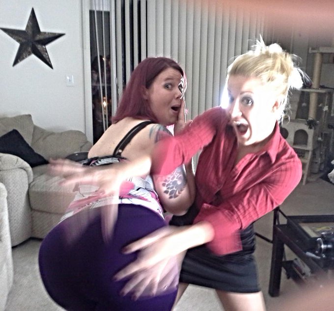 Never trust a big butt and a smile http://t.co/XSZ88yyja2<a href="/tag/pawg"class="tags"><span>#pawg</span></a><a href="/tag/milf"class="tags"><span>#milf</span></a>