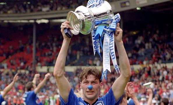 KenwrightOUT's tweet photo. Kenwright's shame. 16 years in charge, not a penny invested and no trophies. #liarout http://t.co/XsHike7rtP