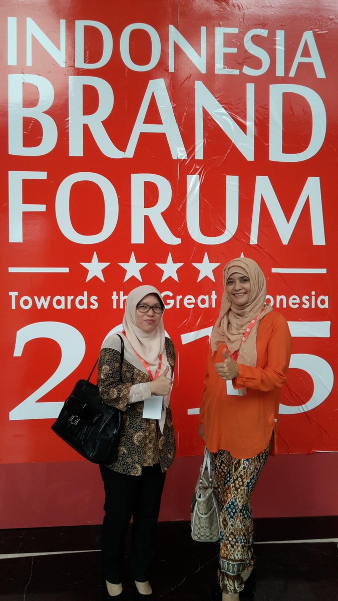 NoviArlaida's tweet photo. Launching buku Global Chaser #IBF 2015 #MixMarCommunity #MixMarComm http://t.co/rKH9ABSxrP