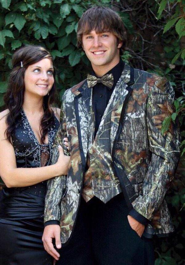 LoIFunnyPics's tweet photo. so sad to see people go to prom alone http://t.co/F6RJAcGzSU