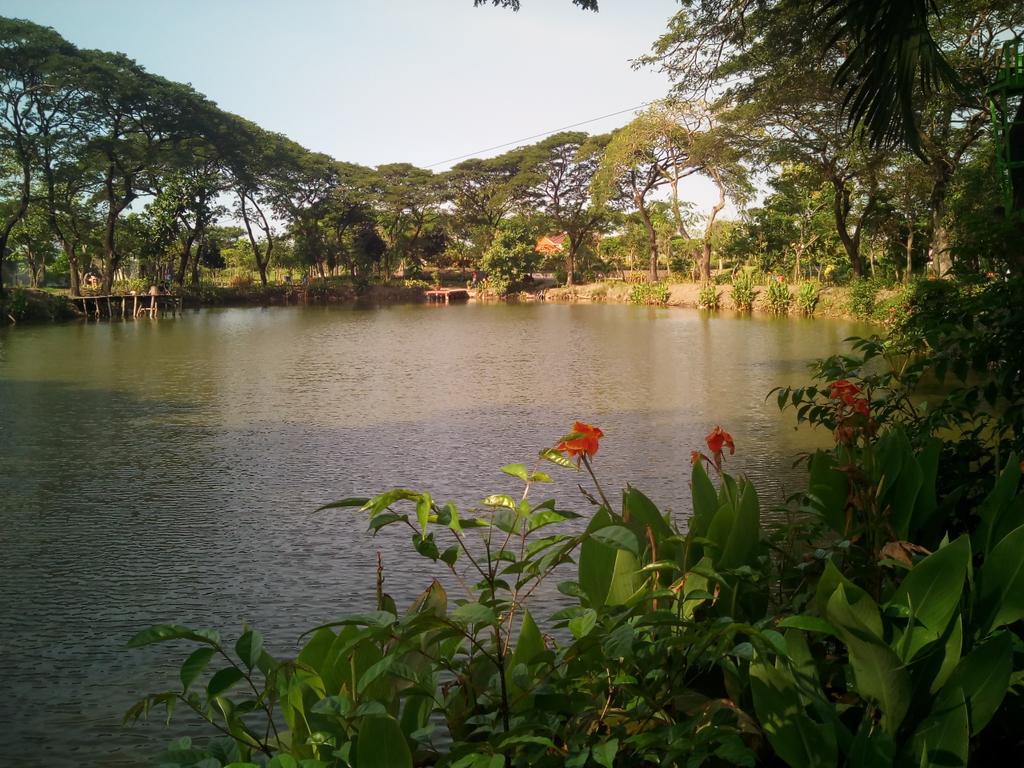 infosurabaya's tweet photo. 9 Taman di Surabaya yang Patut Dikunjungi http://t.co/UUo0SQ0nGK http://t.co/DGa8OXV13l