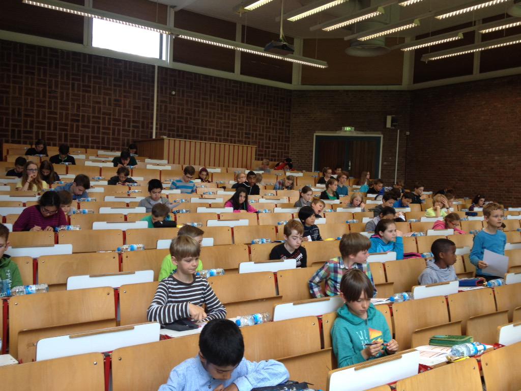 DialogKoeln's tweet photo. Pangea Mathematikwettbewerb 2015.
Zwischenrunde am WISO Fakultät Köln. http://t.co/9RhmZV2LQg