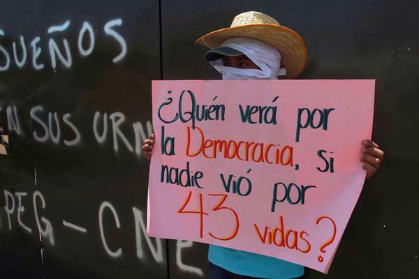#CrónicasMarcianas la #DemocraciaMéxicana en manos de #LorenzoCordova quien se burla de los #PueblosOriginarios #INE
