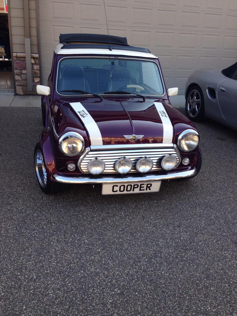 Minnesota_MINI's tweet photo. @lookatmymini @23nsi @miniusanews Nice rides http://t.co/qa7H64YTJN