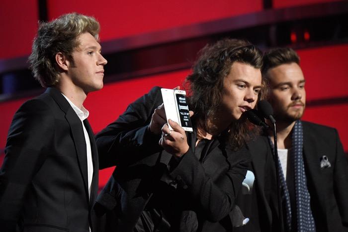 1D_24hNews's tweet photo. One Direction during the #BBMAs2015 on 17th may ❤️😍
#OneDirectionOnBBMAs #BBMAs #Billboards2015 #NoControlDay #four http://t.co/i361yiIBz2