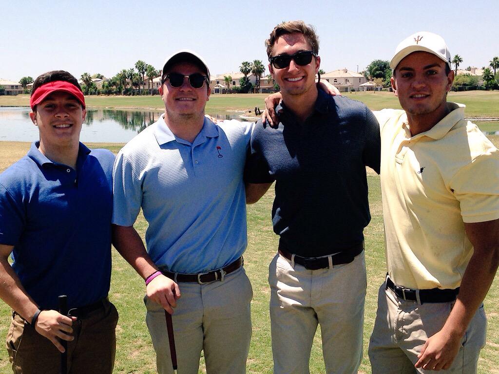 lukewilson101's tweet photo. Golfing😎 @JakeRamos12 @nickbial @LukePineda http://t.co/zRwXq6JFeF