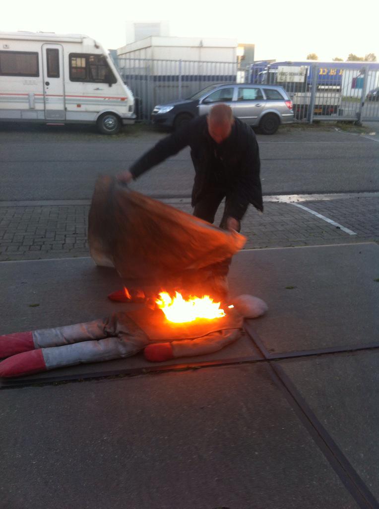 deMolriool's tweet photo. Afgelopen maandag weer de jaarlijkse #bhv training gehad! Iedereen weer een jaar het papiertje binnen. http://t.co/veqidHU05i