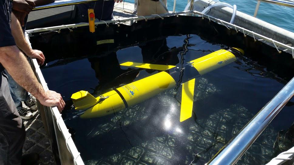 A Teledyne Webb #Slocum #robot being tested in the tank before the @SOCCOgliders #ocean trials last month.