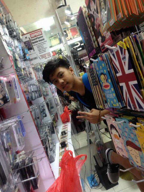 HanholicLMPG_'s tweet photo. Ciluk baaa hahahaha yaampun gakuku makin tambah umur makin ganteng pulaaa,OMG ilovethisguy!!! ♥ @HanifMRaihan http://t.co/aK0JSvoEER