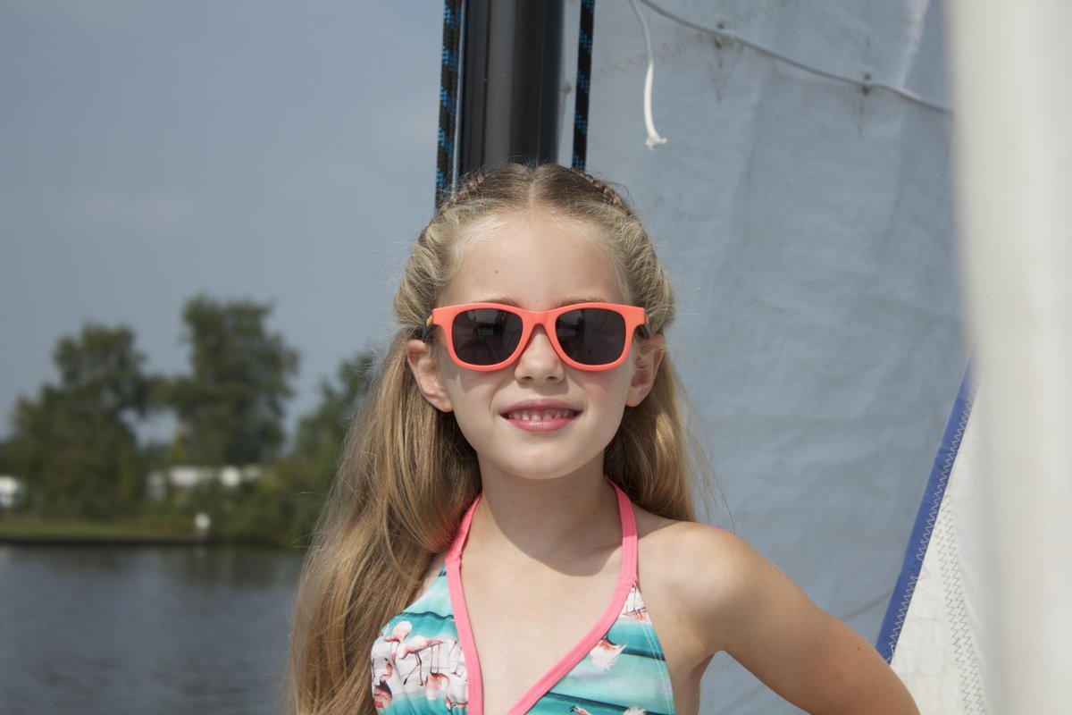 Kinderogen zijn kwetsbaar voor Uv-straling en veel licht, kies voor een goede kinderzonnebril! goo.gl/uNV8rk