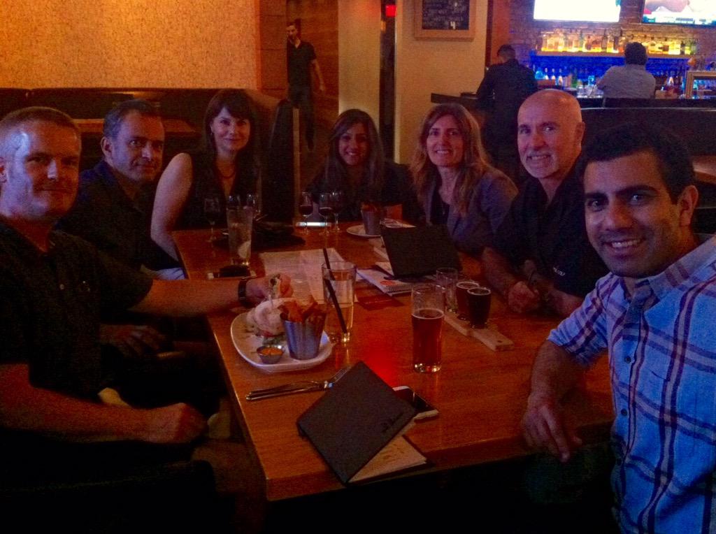 Drjabeenjussa's tweet photo. Great evening with colleagues @back2health @DrSoroush #tapingtechniques #northshorechiropractors #chiropractic http://t.co/KTR5D1lZsP