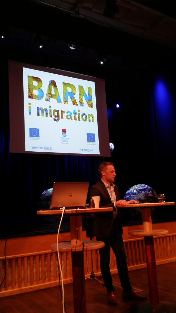 lindholm2012's tweet photo. Anton Hammar inleder #barnimigration 2015! http://t.co/vpc50TL7pO