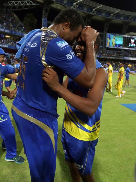 IPL's tweet photo. Play Hard, Play Fair - Spirit of Cricket at #IPL #CSK #MI http://t.co/6tWr17KtTo