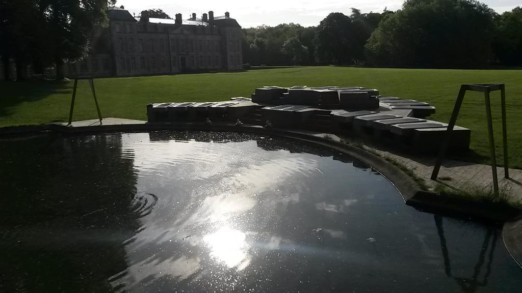 PaulineDorkel's tweet image. Journée des documentalistes de l&apos;Essonne au plein coeur du parc de Chamarande! Très agréable de bon matin! #docs91